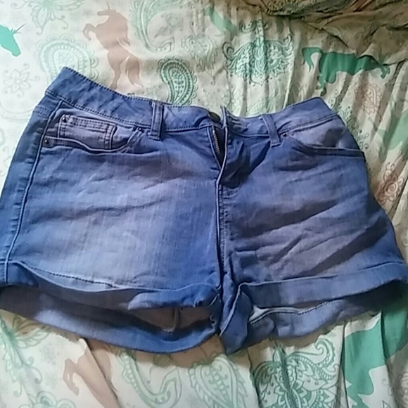 Shorts - Picture 1 of 2